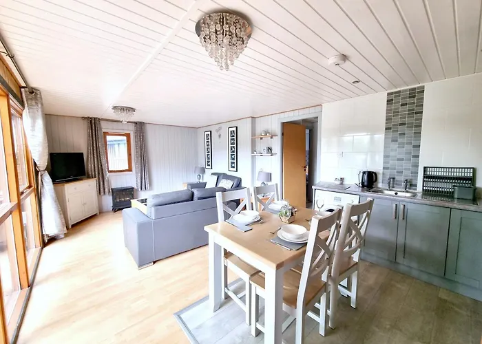 Maple 11 Hot Tub & Sauna York