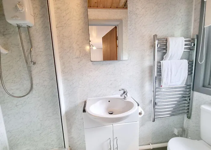 Maple 11 Hot Tub & Sauna * York